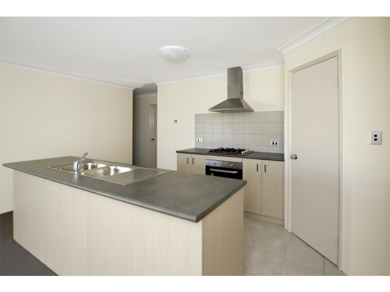 2/9 Hunt Street, Thornlie WA 6108