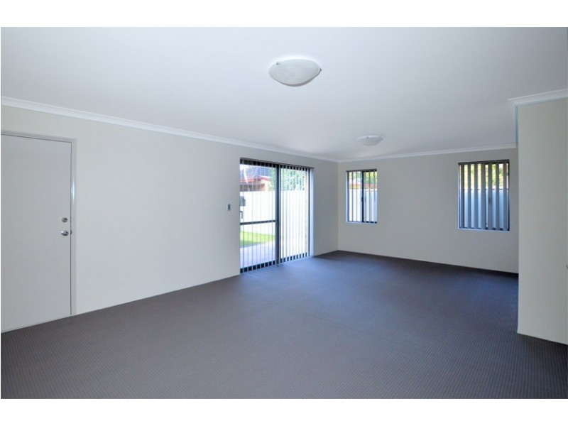 2/9 Hunt Street, Thornlie WA 6108