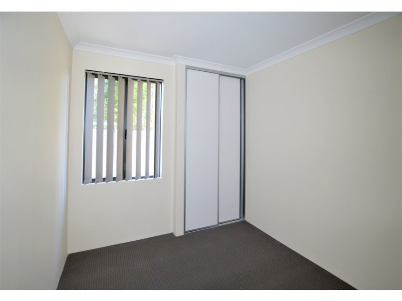 2/9 Hunt Street, Thornlie WA 6108