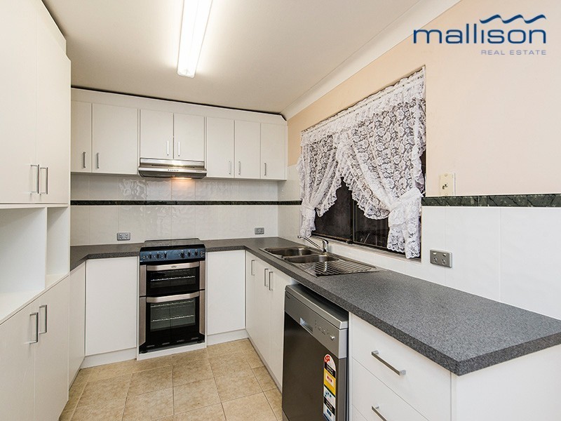 13 Cressida Way, Camillo WA 6111