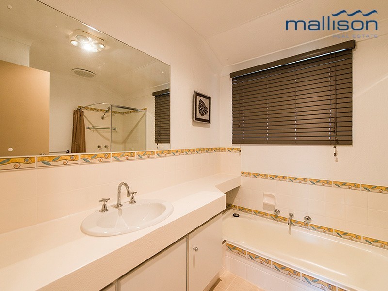 13 Cressida Way, Camillo WA 6111