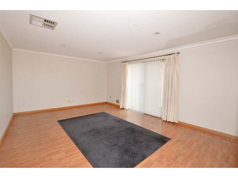 6 St Andrews Crescent, Canning Vale WA 6155