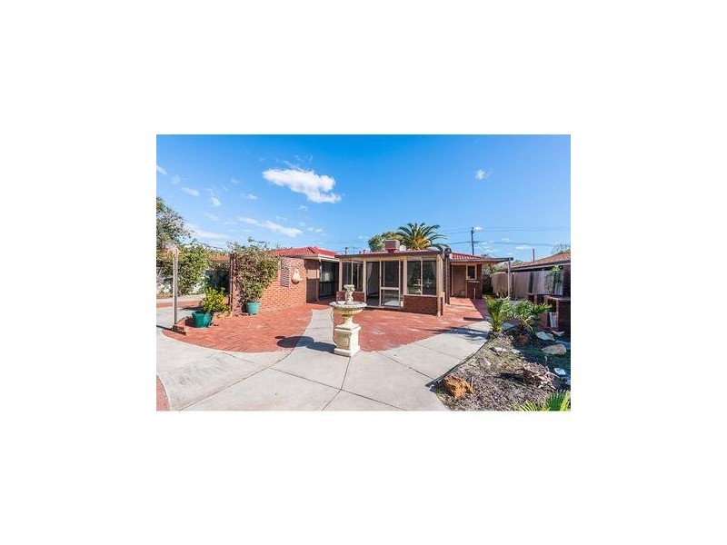 27 Duff Road, Riverton WA 6148