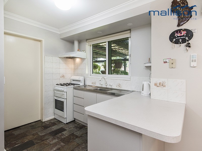 5 Bessant Court, Camillo WA 6111