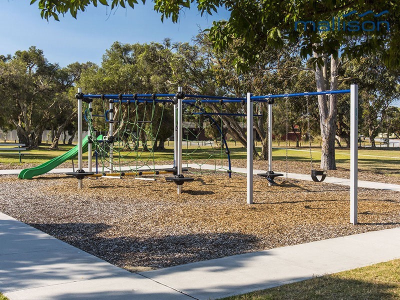 5 Bessant Court, Camillo WA 6111