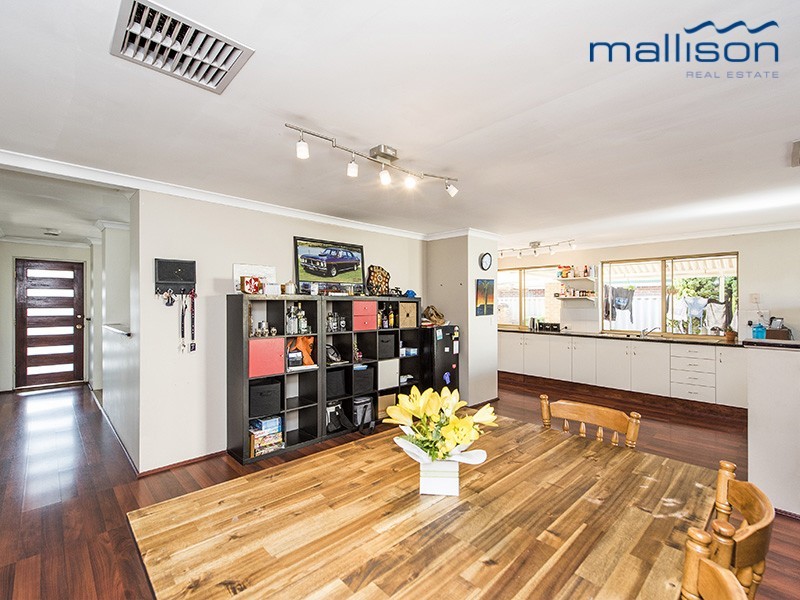 14 Kentia Close, Warnbro WA 6169