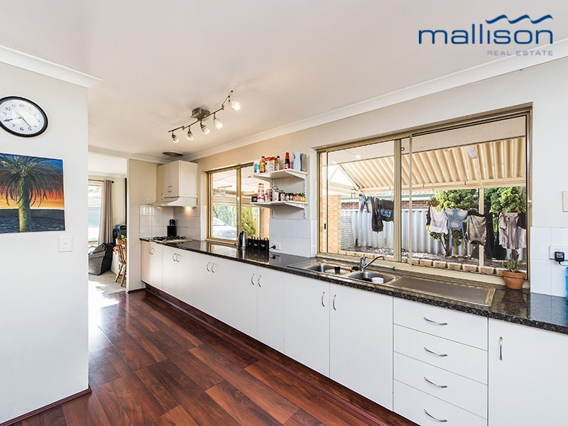 14 Kentia Close, Warnbro WA 6169