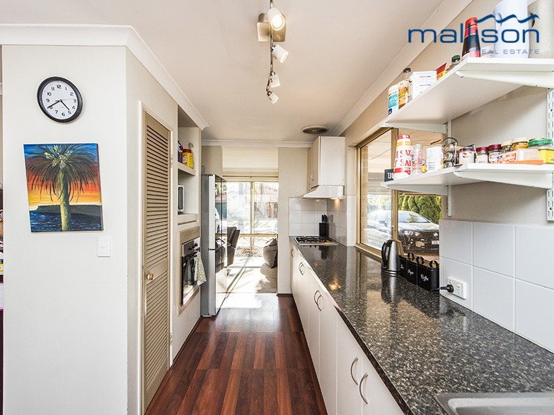 14 Kentia Close, Warnbro WA 6169