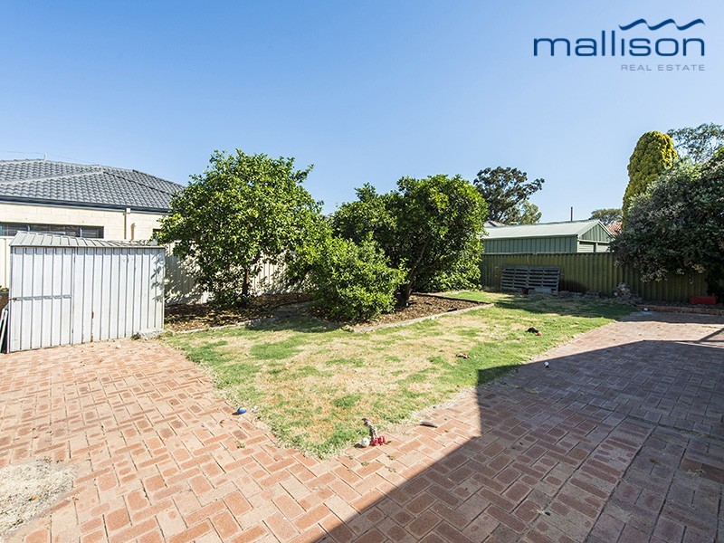 14 Debenham Street, Thornlie WA 6108