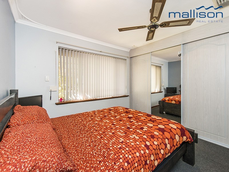 14 Debenham Street, Thornlie WA 6108