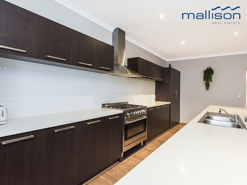 8 Blarney Place, Canning Vale WA 6155