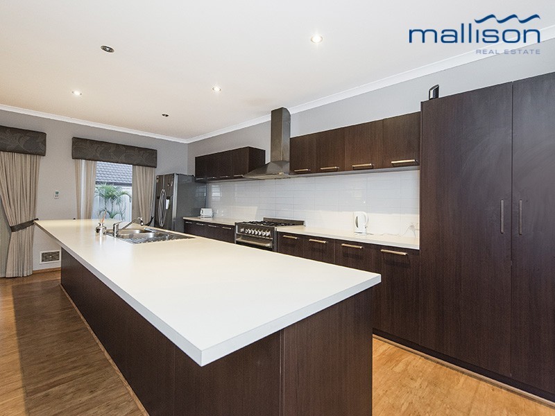 8 Blarney Place, Canning Vale WA 6155