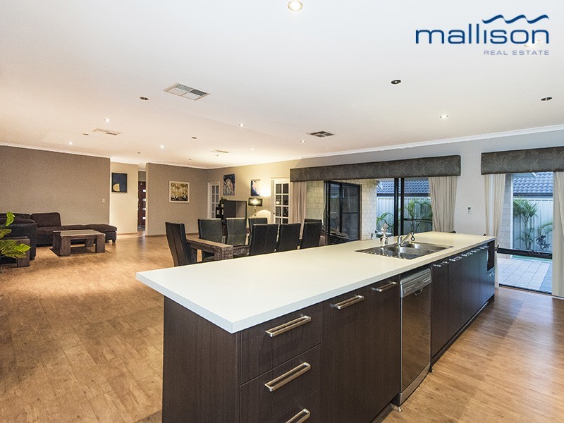 8 Blarney Place, Canning Vale WA 6155