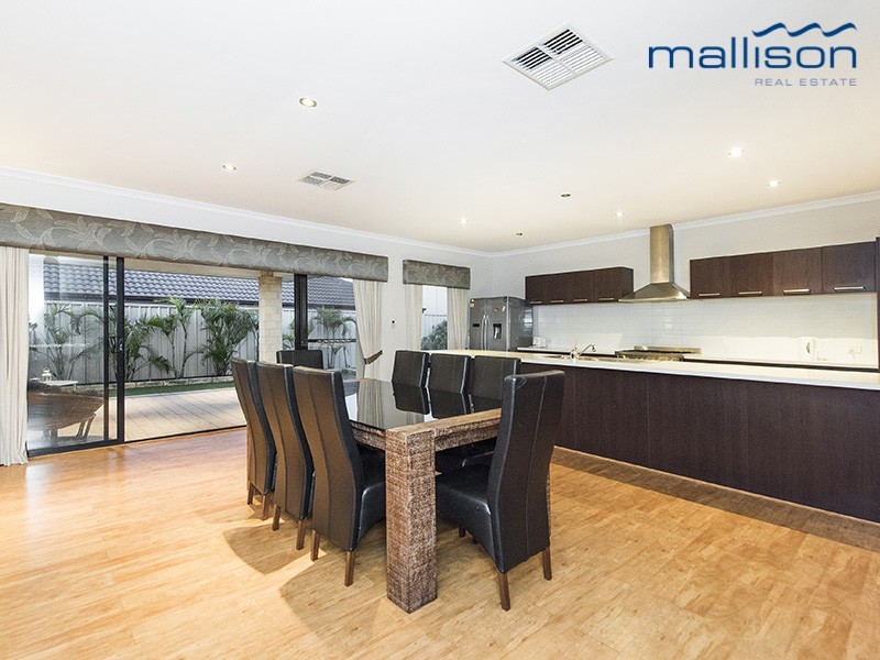 8 Blarney Place, Canning Vale WA 6155