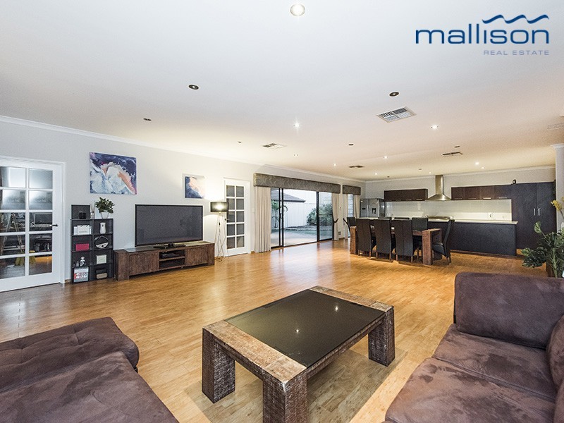 8 Blarney Place, Canning Vale WA 6155