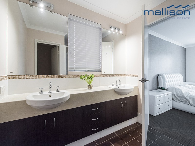 8 Blarney Place, Canning Vale WA 6155