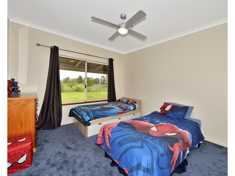 61 Avoca Retreat, North Dandalup WA 6207