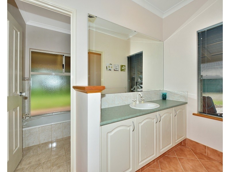 61 Avoca Retreat, North Dandalup WA 6207