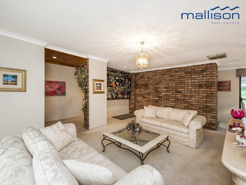 3 Desby Place, Leeming WA 6149