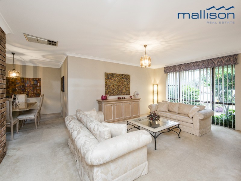 3 Desby Place, Leeming WA 6149