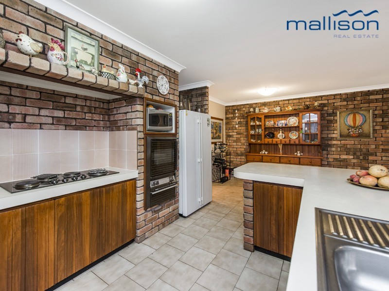 3 Desby Place, Leeming WA 6149