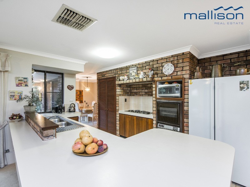 3 Desby Place, Leeming WA 6149