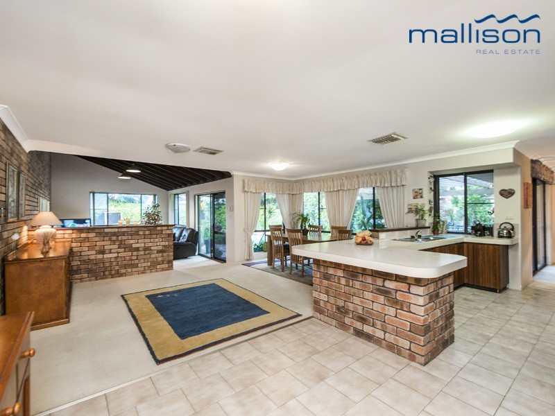 3 Desby Place, Leeming WA 6149