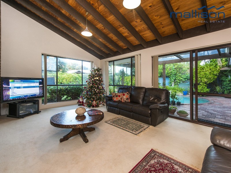 3 Desby Place, Leeming WA 6149