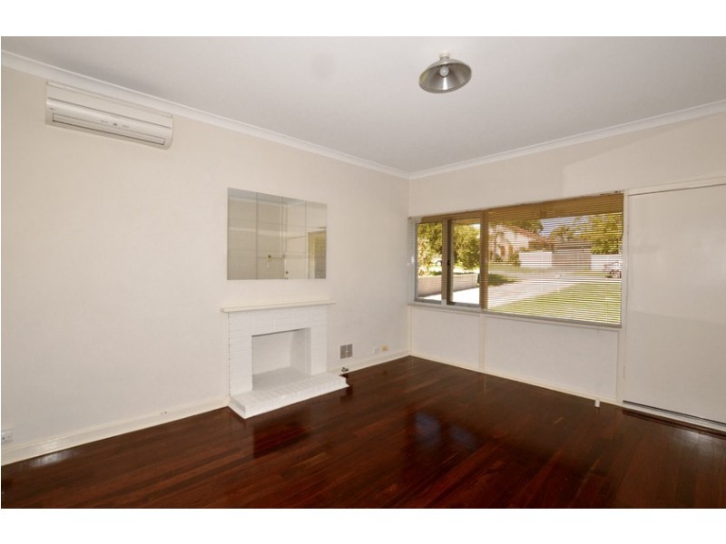 16 Camillo Street, Coolbellup WA 6163