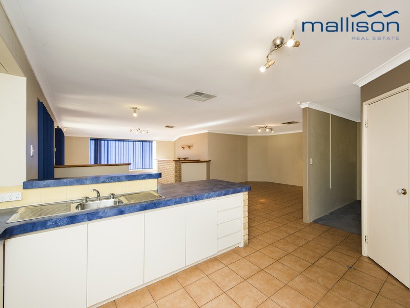 33 Eastwood Parade, Canning Vale WA 6155