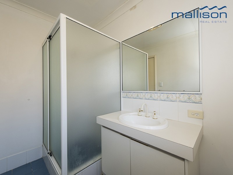 33 Eastwood Parade, Canning Vale WA 6155