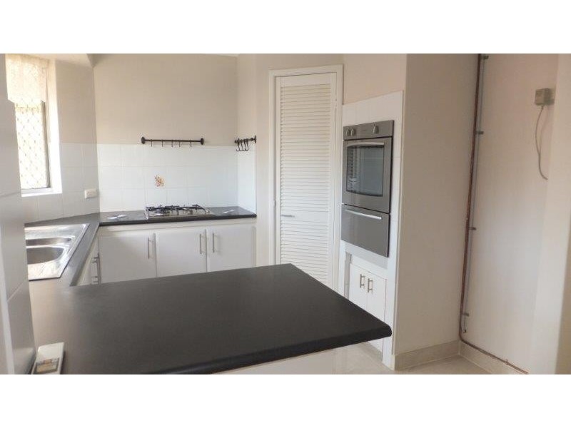 3/6 Pinewood Avenue, Kardinya WA 6163