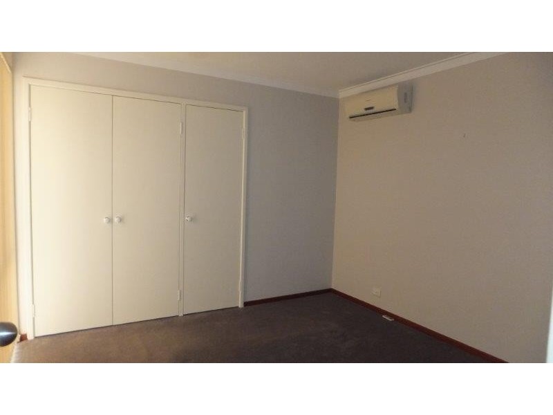 3/6 Pinewood Avenue, Kardinya WA 6163