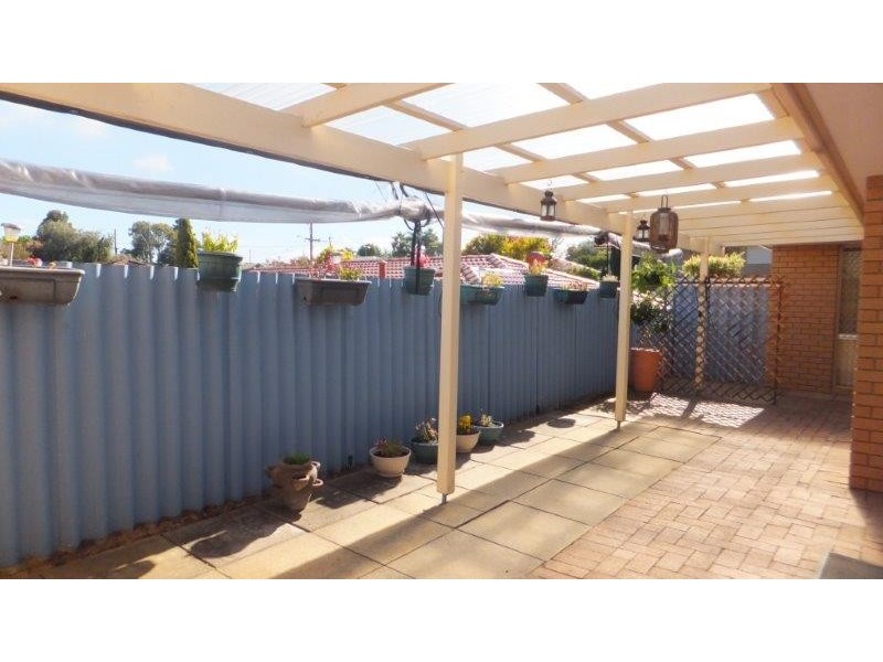 3/6 Pinewood Avenue, Kardinya WA 6163