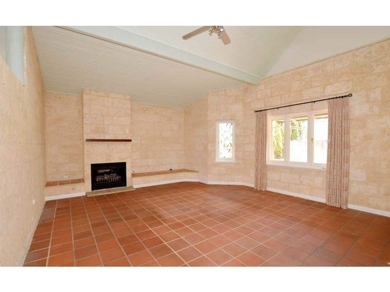 16A Lambert Street, Alfred Cove WA 6154