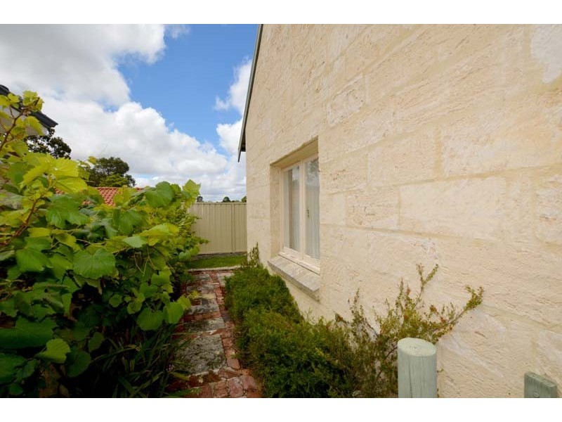 16A Lambert Street, Alfred Cove WA 6154