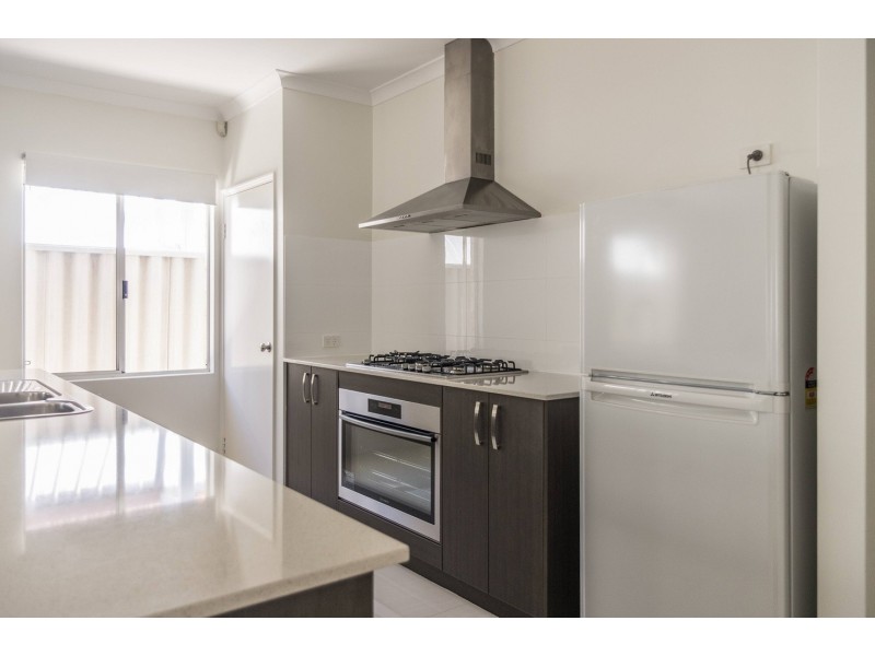 35 Range View Way, Thornlie WA 6108