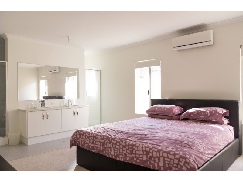 35 Range View Way, Thornlie WA 6108