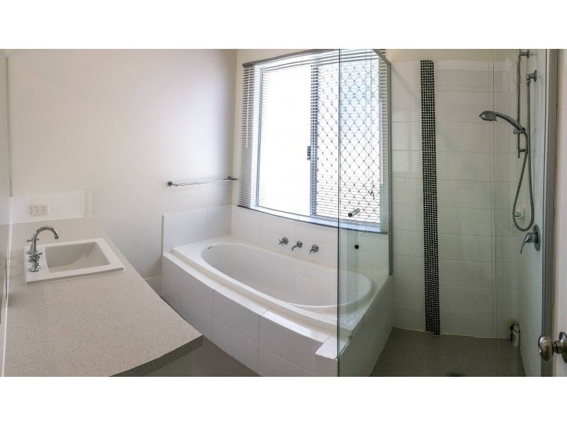 35 Range View Way, Thornlie WA 6108