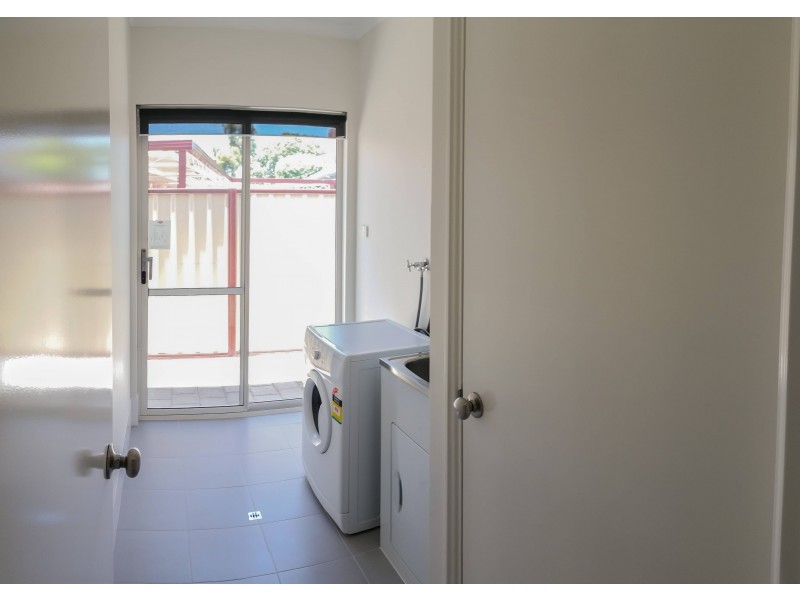 35 Range View Way, Thornlie WA 6108