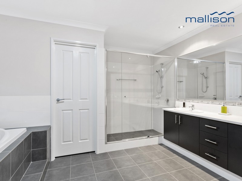 7 Dianella Road, Hammond Park WA 6164