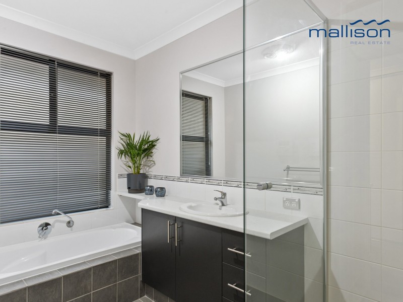 7 Dianella Road, Hammond Park WA 6164