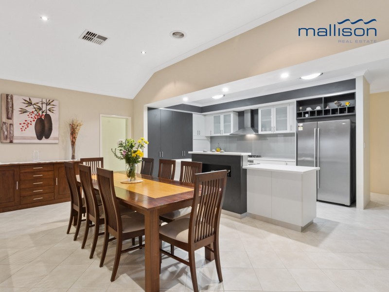 7 Dianella Road, Hammond Park WA 6164