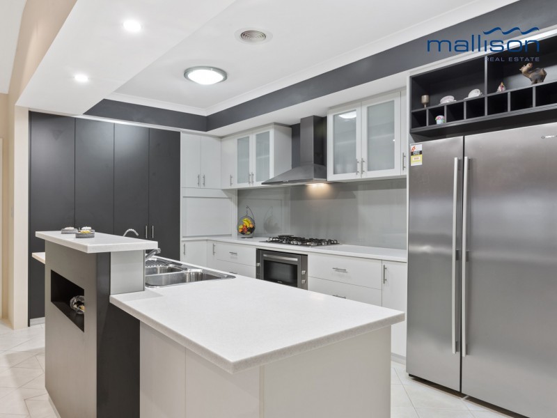 7 Dianella Road, Hammond Park WA 6164