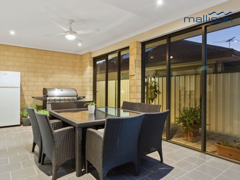 7 Dianella Road, Hammond Park WA 6164