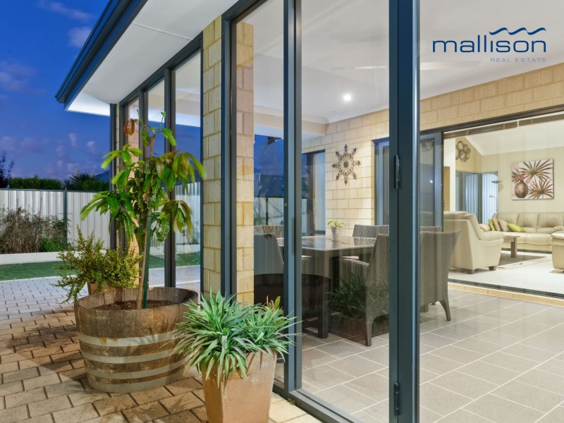 7 Dianella Road, Hammond Park WA 6164