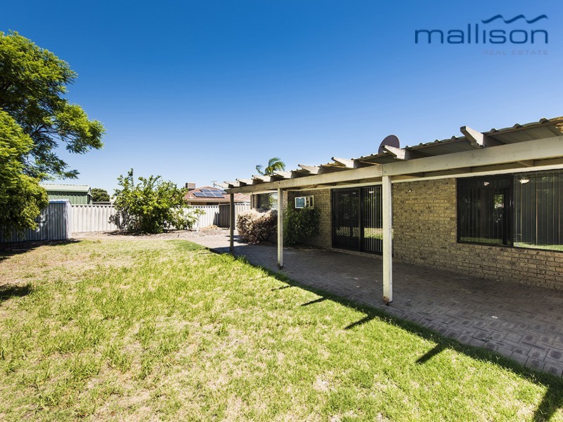 5 Hampton Court, Thornlie WA 6108