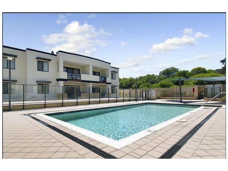 17/5 Eastleigh Loop, Currambine WA 6028