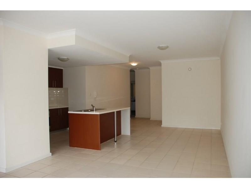 17/5 Eastleigh Loop, Currambine WA 6028