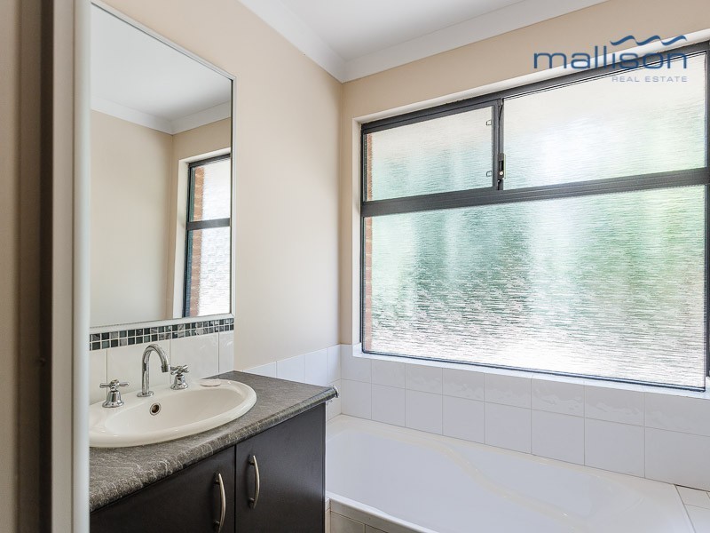 15A Seville Drive, Seville Grove WA 6112